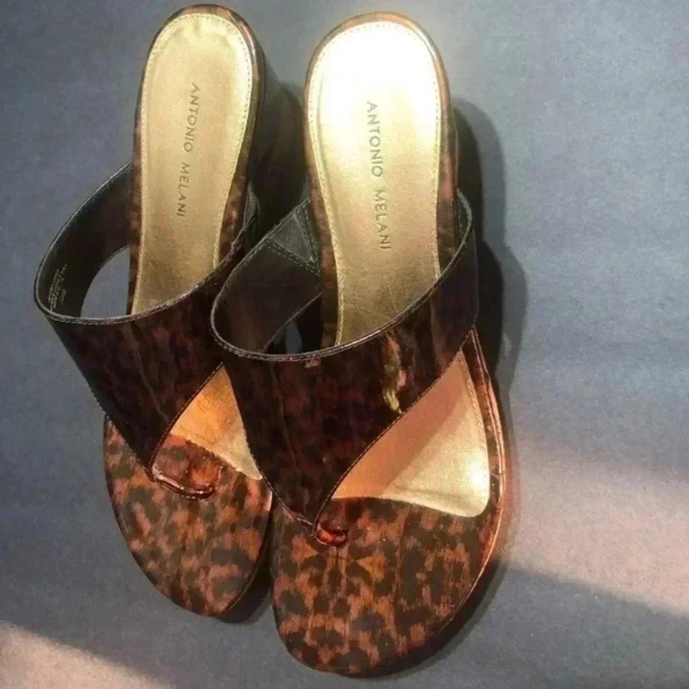 Antonio Melani leopard print small wedge sandals‎ 10M